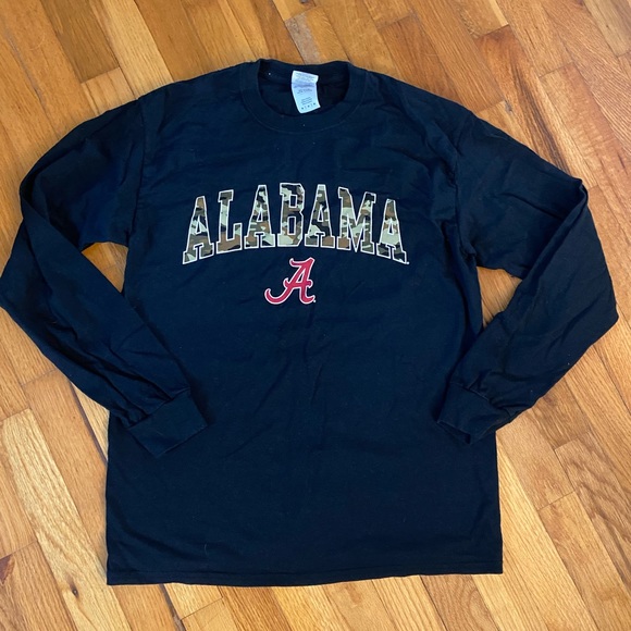 Gildan Other - ⭐️Black and camo alabama long sleeve shirt